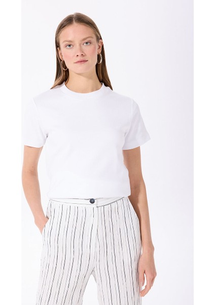 Beyaz Kadın Basic Düz T-Shirt F4WL-TST0758 modelleri
