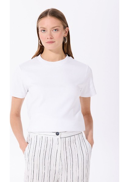 Beyaz Kadın Basic Düz T-Shirt F4WL-TST0758