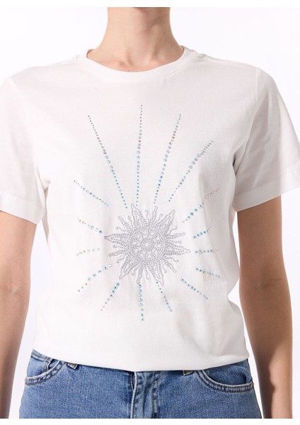 Beyaz Kadın Relaxed Nakışlı T-Shirt FC5SL-TST0117 fırsatları
