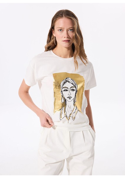 Kırık Beyaz Kadın Relaxed Baskılı T-Shirt F5SL-TST0259