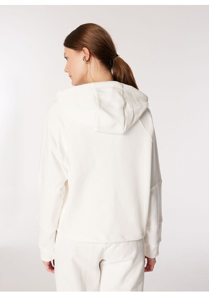 Ekru Kadın Kapüşonlu Loose Fit Blok Sweatshirt C4WL-SWT4809