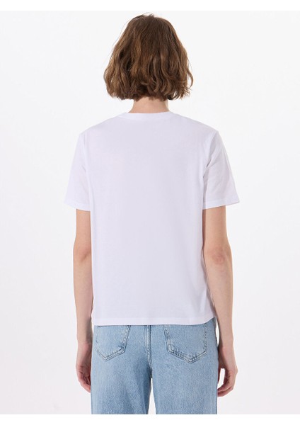 Beyaz Kadın Normal T-Shirt LV047B864GYAA indirimleri