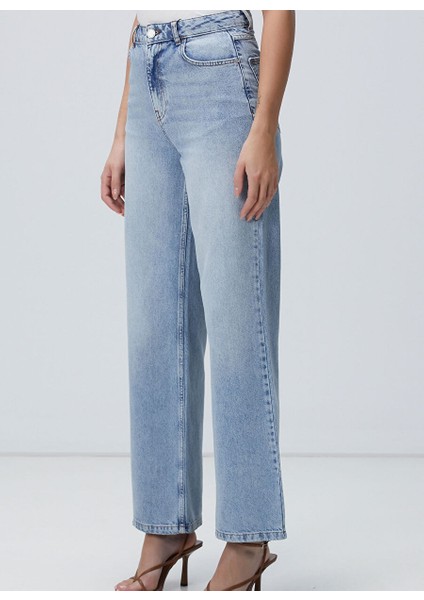 Açık Indigo Kadın Rahat Denim Pantolon 1094363 modelleri