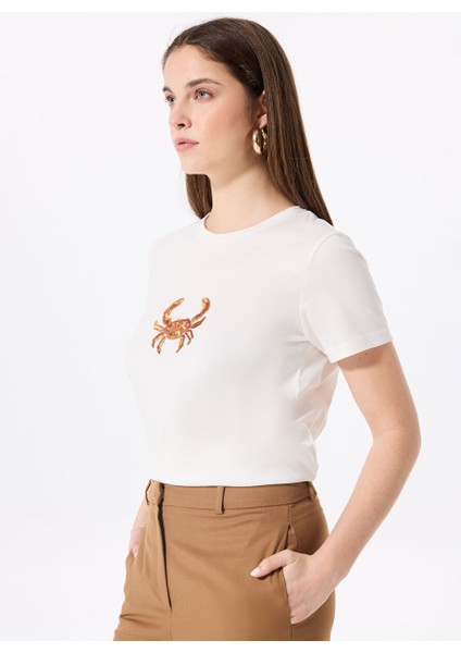 Kırık Beyaz Kadın Relaxed Payetli T-Shirt F5SL-TST0381 modelleri