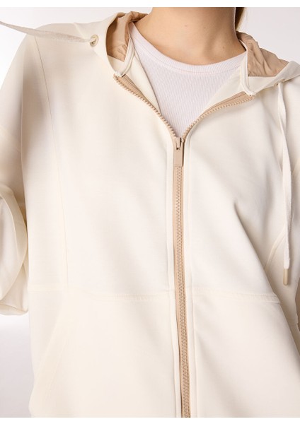Kırık Beyaz Kadın Kapüşon Oversize Düz Sweatshirt F4WL-SWT W69