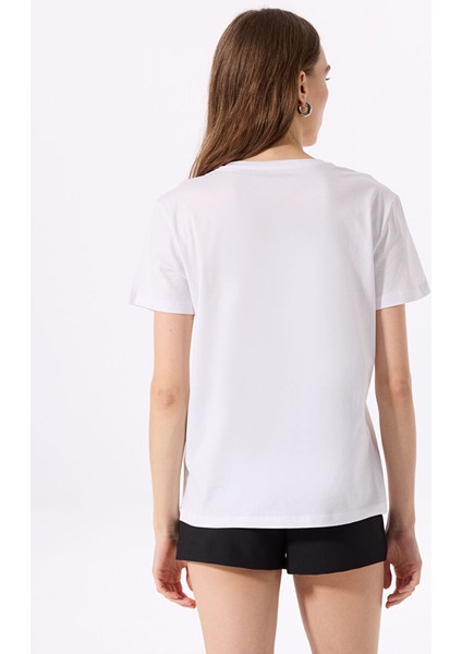 Beyaz Kadın Relaxed Baskılı T-Shirt M5SL-TST1833 fırsatları