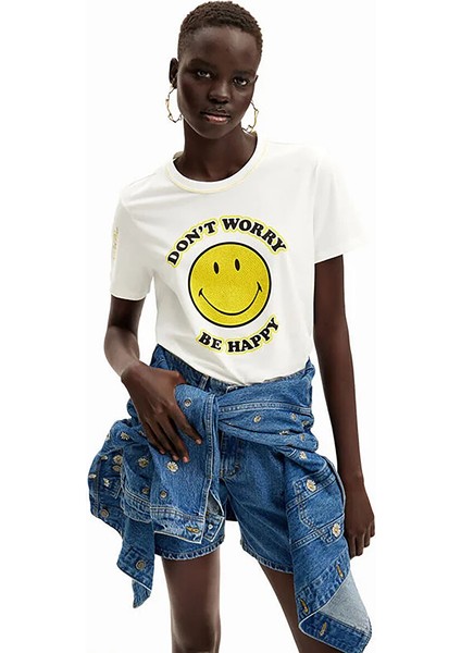 Yuvarlak Yaka Baskılı Beyaz Kadın T-Shirt 24SWTKAL modelleri