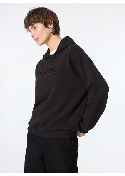 Siyah Kadın Kapüşon Normal Nakışlı Sweatshirt M4WL-SWT-1974
