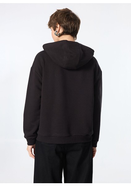 Siyah Kadın Kapüşon Normal Nakışlı Sweatshirt M4WL-SWT-1974