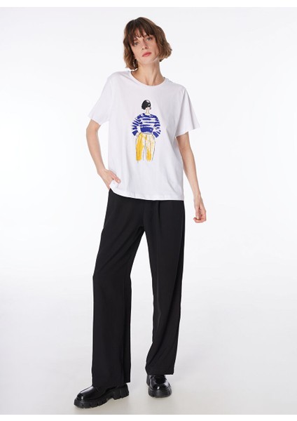 Kırık Beyaz Kadın Bisiklet Yaka Basic T-Shirt F4SL-TST0212 fiyatları