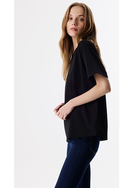 Siyah Kadın Oversize T-Shirt TS1250070111 modelleri