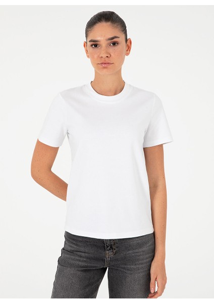 Beyaz Kadın Slim Fit Düz T-Shirt Sımo modelleri