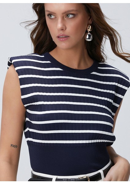 Beyaz Kadın Bisiklet Regular Fit Kazak 1094261 fiyatları
