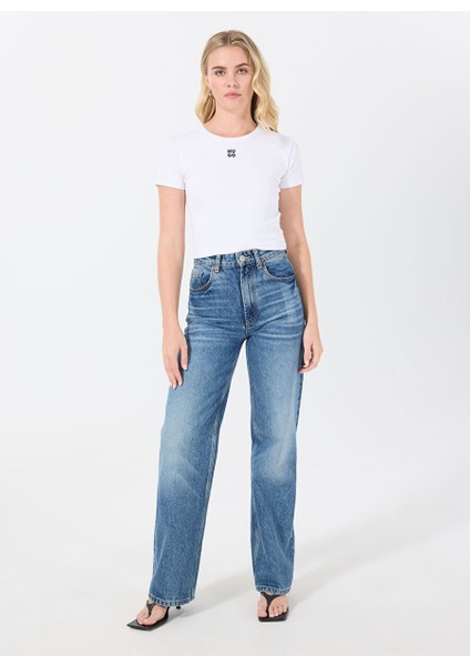 Beyaz Kadın Slim Fit T-Shirt 50512000 fiyatları