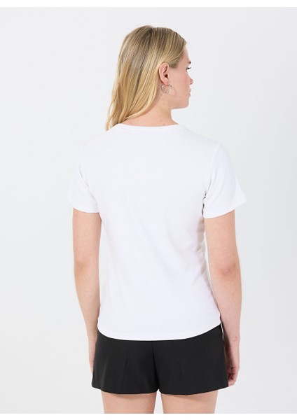 Beyaz Kadın Normal T-Shirt 50512002 indirimleri