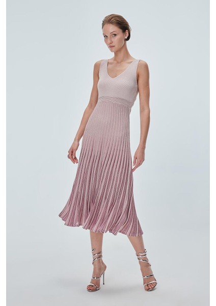 V Yaka Etek Ucu Pileli Pembe Midi Elbise