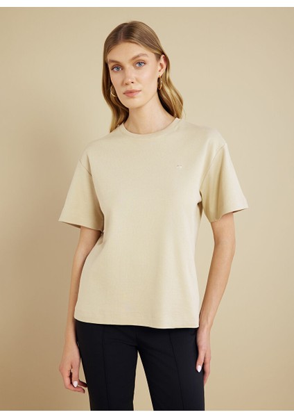 Bej Kadın Standart T-Shirt Bisiklet Yaka Oversize T-Shirt fırsatları
