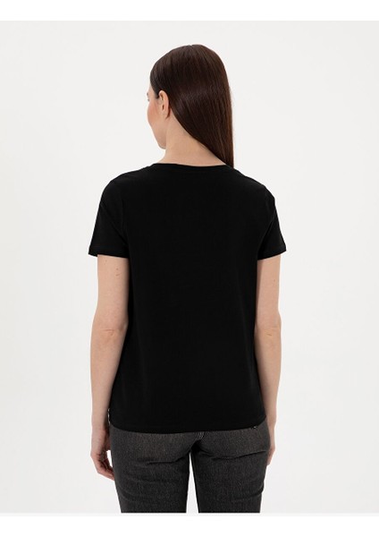 Siyah Regular Fit V Yaka Basic Tişört