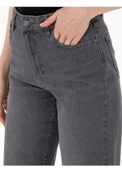 Siyah Jean Pantolon indirimleri