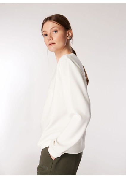 Ekru Kadın Bisiklet Relaxed Nakışlı Sweatshirt J4WL-SWT7096