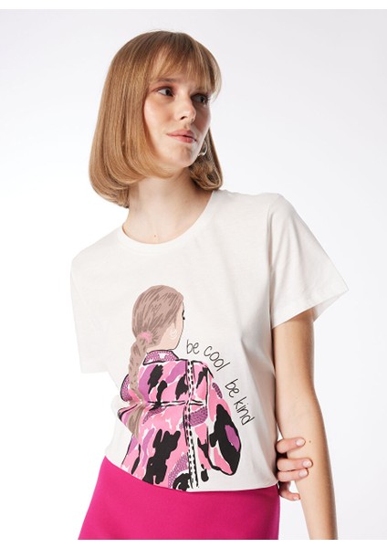 Kırık Beyaz Kadın Bisiklet Yaka Basic T-Shirt F4SL-TST0668 modelleri