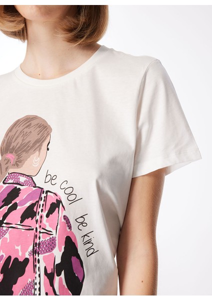 Kırık Beyaz Kadın Bisiklet Yaka Basic T-Shirt F4SL-TST0668 indirimleri