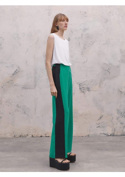 Şerit Detaylı Yeşil Pantolon