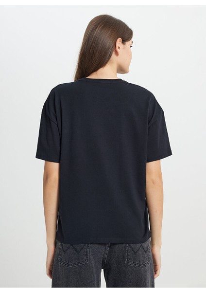 Siyah Kadın Relaxed T-Shirt W7R4EE001 Black T-Shirt indirimleri