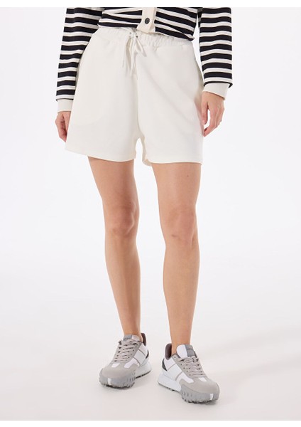 Beyaz Kadın Standart Sweat Şort J4SL-SHT7017