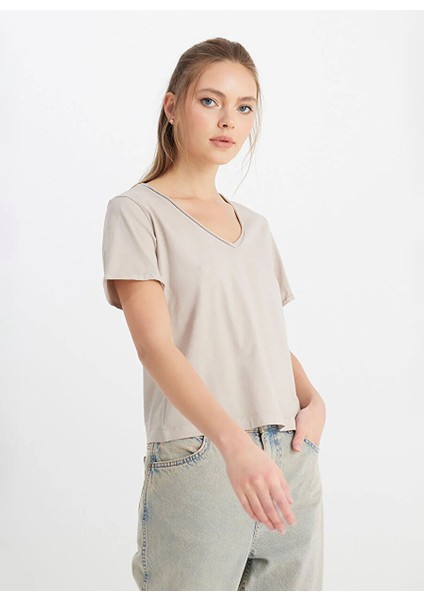 V Yaka Bej Kadın T-Shirt W241664614-V Yaka T-Shirt modelleri