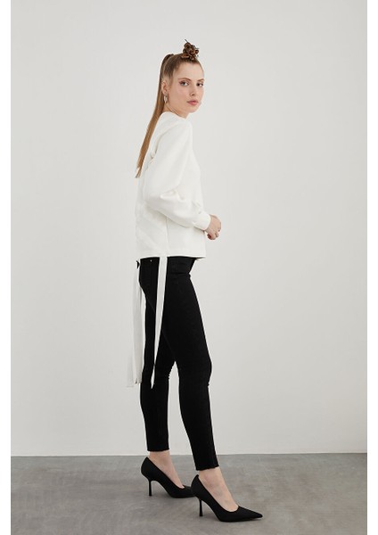 Bisiklet Yakalı Rahat Kesim Ekru Sweatshırt modelleri