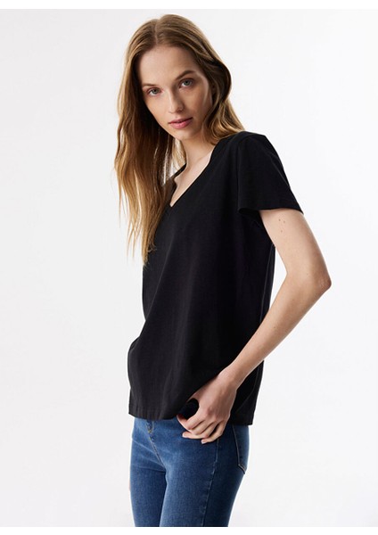 Siyah Kadın Standart T-Shirt TS1250070186