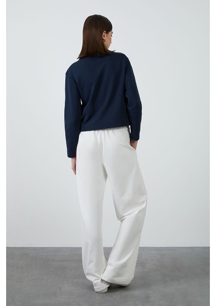 Nakış Detaylı Lacivert Sweatshirt modelleri