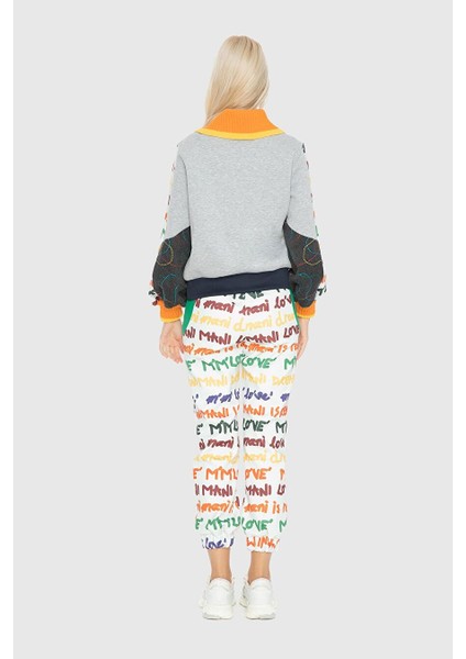 Triko Yaka ve Renkli Baskili Sweatshirt modelleri
