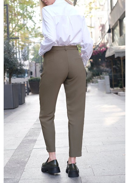 Biye Detaylı Soft-Touch Yeşil Krep Pantolon