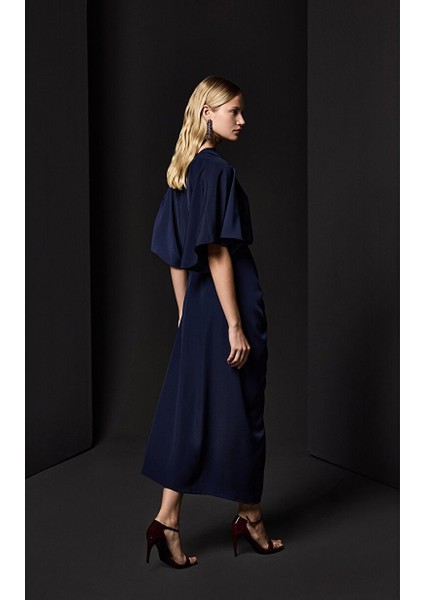 Drape Detaylı Yırtmaçlı Midi Boy Saten Elbise