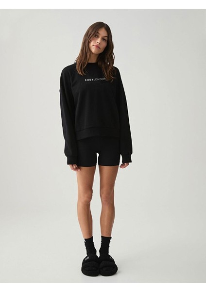 Pamuklu Normal Kalıp Oversize Günlük Siyah Sweatshirt modelleri