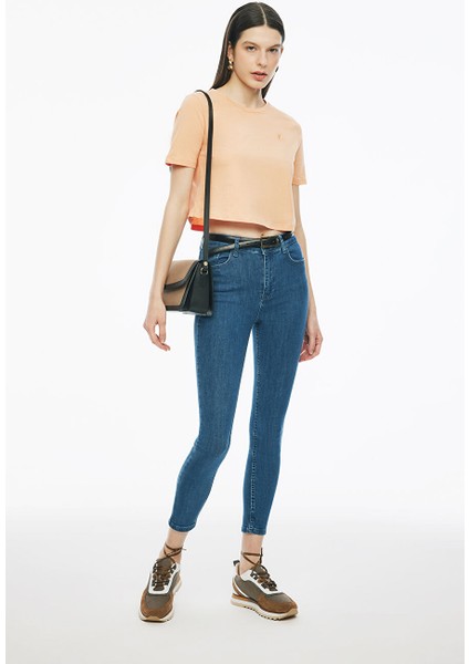 Kelins Regular Fit Crop Boy Bisiklet Yaka Kayısı Renk Kadın Tişört