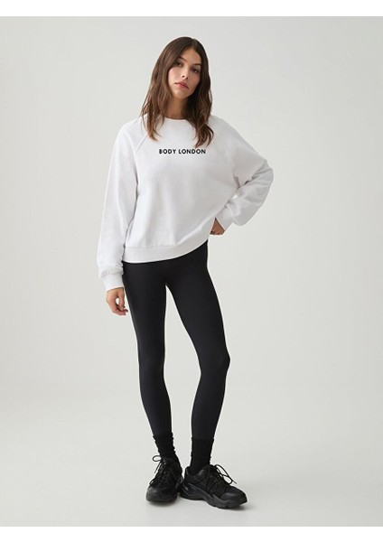 Standart Logolu Sweatshirt - Beyaz modelleri