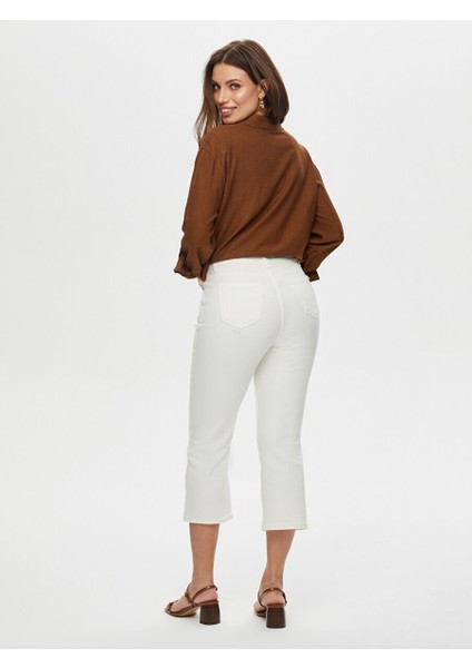 Paçası Kroşe Patch Detaylı Straight Fit Jean Caprı S25JCP006 fırsatları