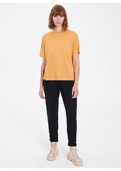 Sarı Basic Bisiklet Yaka Viskon Rahat Kalıp Kadın T-Shirt Essentıals Scoop Neck Loose Tee