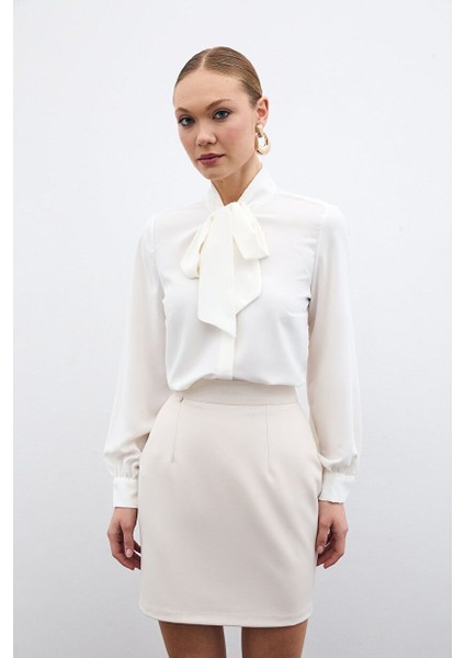 Yakası Bağlamalı Düz Gömlek - Ekru fırsatları