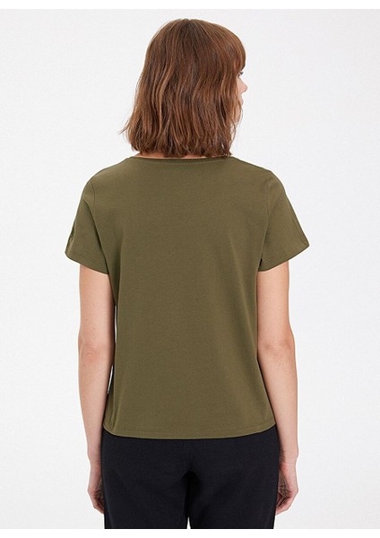 Haki Baskılı Bisiklet Yaka Pamuklu Regular Fit Kadın T-Shirt Wınter Deer modelleri