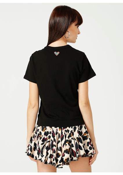 Önü Pencereli Siyah T-Shirt