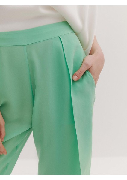 Aller Detaylı Düz Paça Pantolon