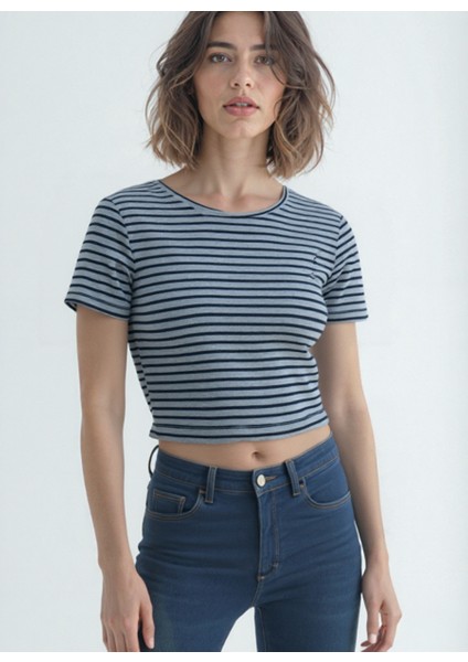 Siyah Gri Çizgili Bisiklet Yaka Kısa Kollu Kadın Crop T-Shirt Sandy fırsatları