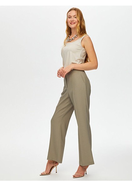 Önü Dikiş Detaylı Yırtmaçlı Wide Leg Fit Pantolon S25PNT009