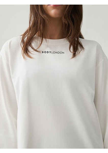 Manşetli Uzun Kolllu Papuklu T-Shirt fırsatları