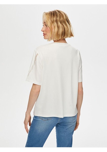 Yakası ve Kolu Delik Işi Nakış Detaylı Kısa Kol T-Shirt S25TSH065