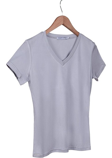 Gri Marina Ipekli V Yaka Kısa Kollu T-Shirt fırsatları